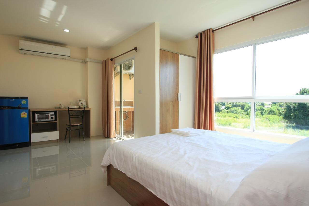 Chantorn Residence Si Racha Exterior photo